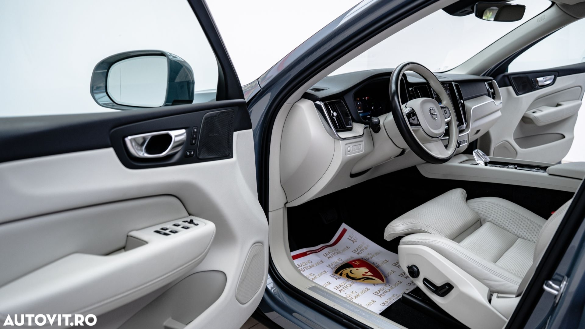 Volvo XC 60 Recharge T8 Twin Engine eAWD Inscription - 12