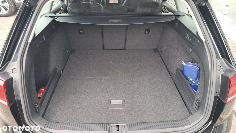 Volkswagen Passat - 8