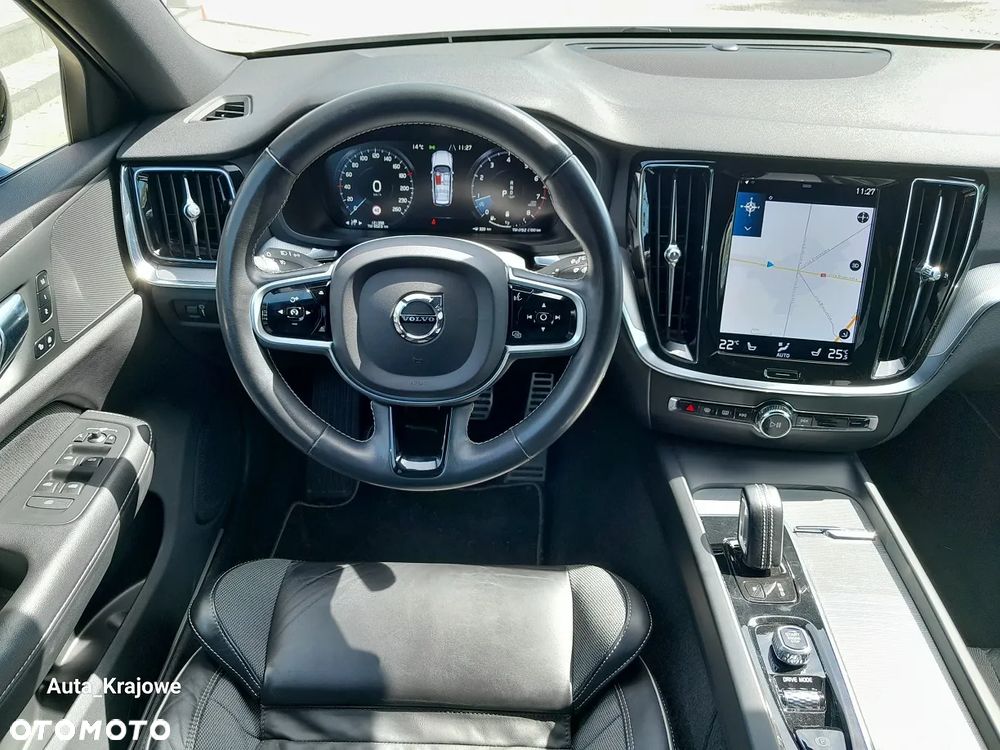 Volvo V60 B3 B R-Design - 10