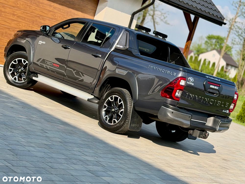 Toyota Hilux 2.8 D-4D Double Cab Invincible Sport 4x4 - 32