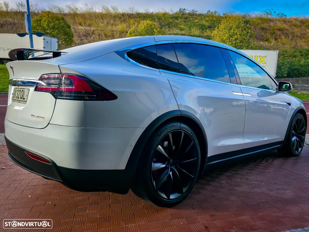 Tesla Model X Performance - 14