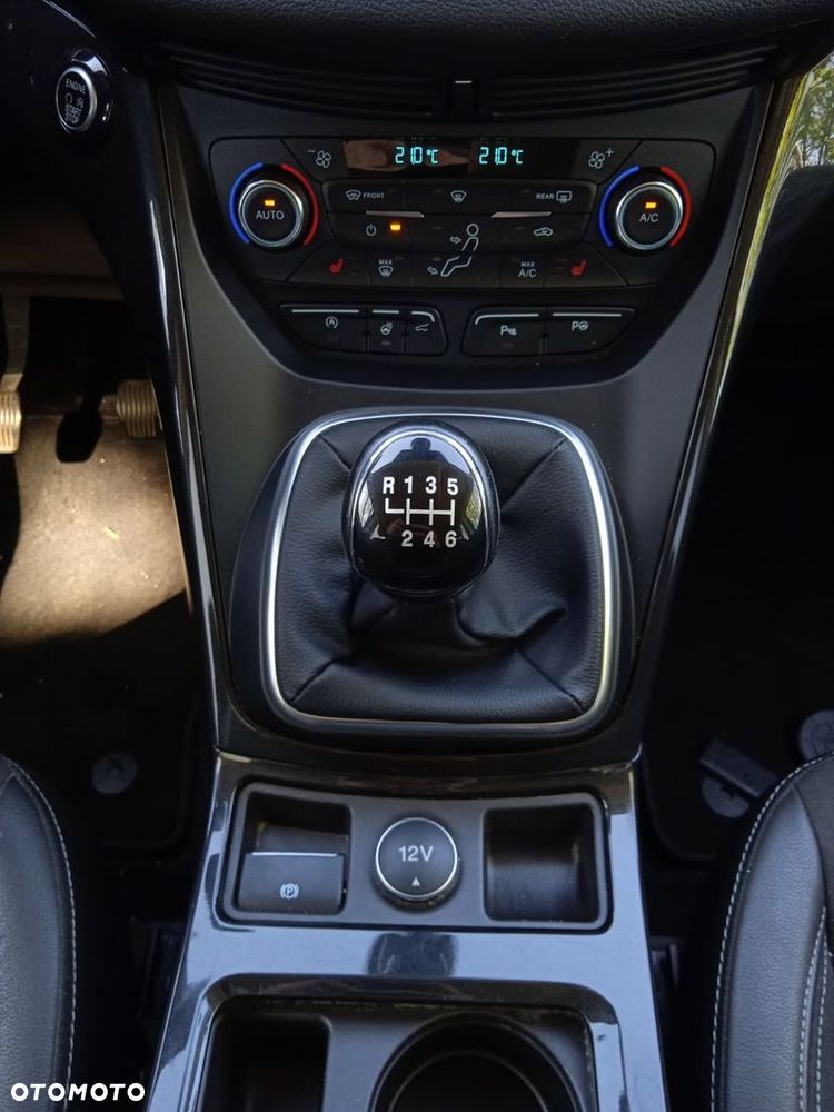 Ford Kuga 1.5 EcoBoost 2x4 Titanium - 29