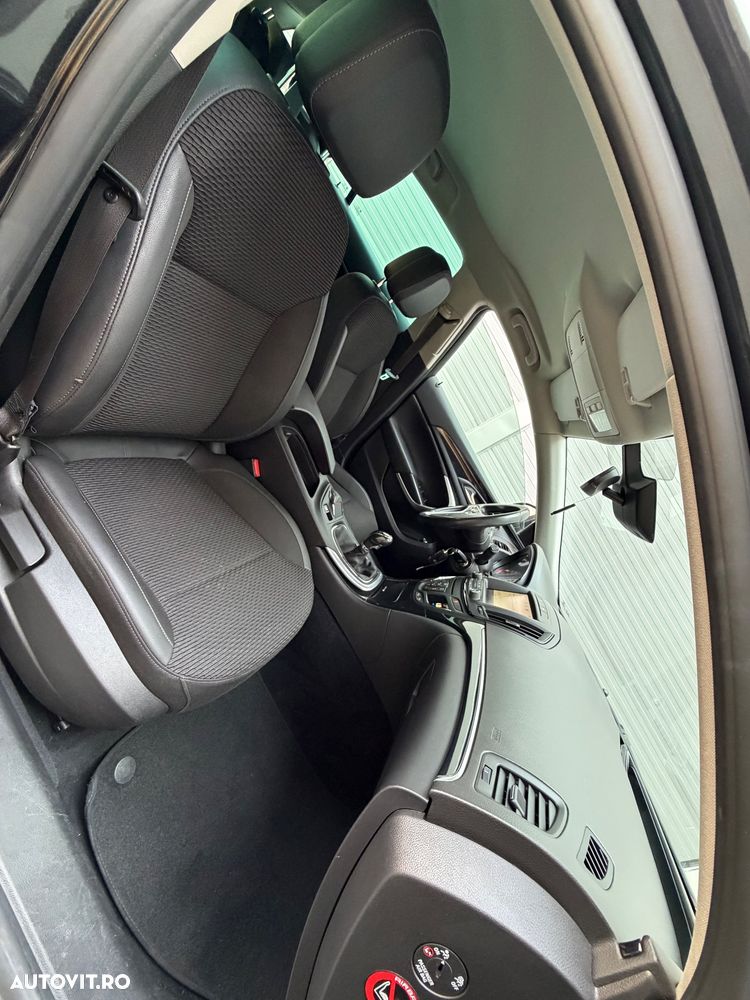 Opel Insignia - 10