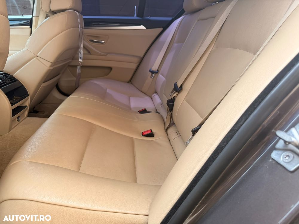 BMW Seria 5 520d Aut. - 9
