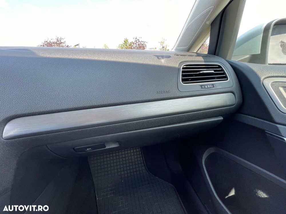 Volkswagen Golf 1.6 TDI DPF BlueMotion Technology Comfortline - 20