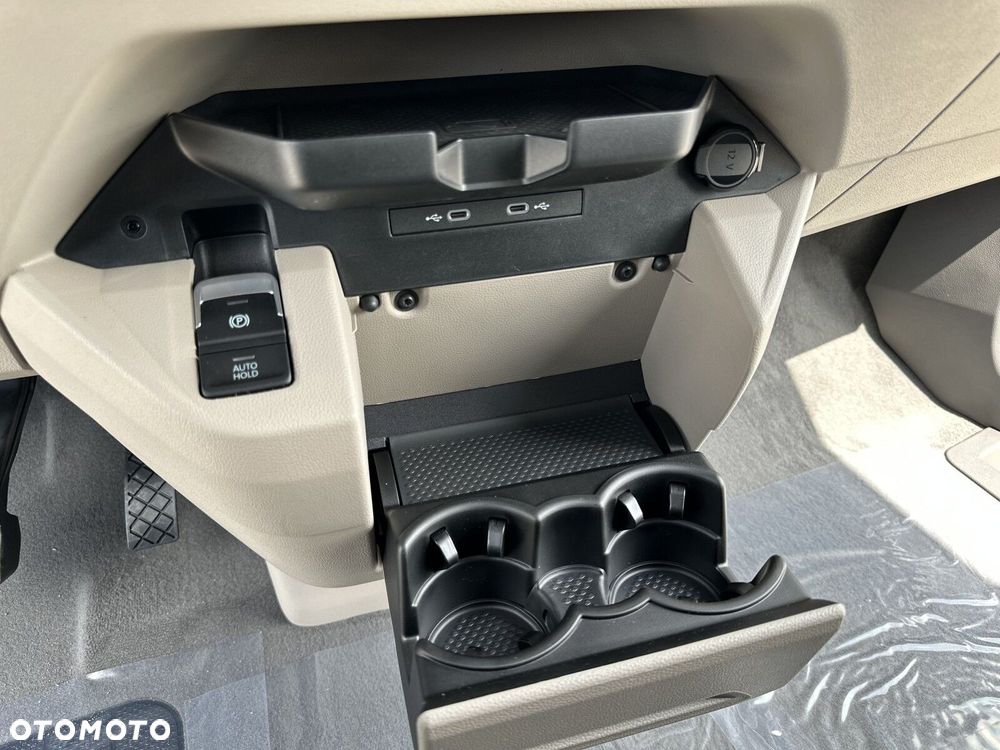 Volkswagen Multivan - 26