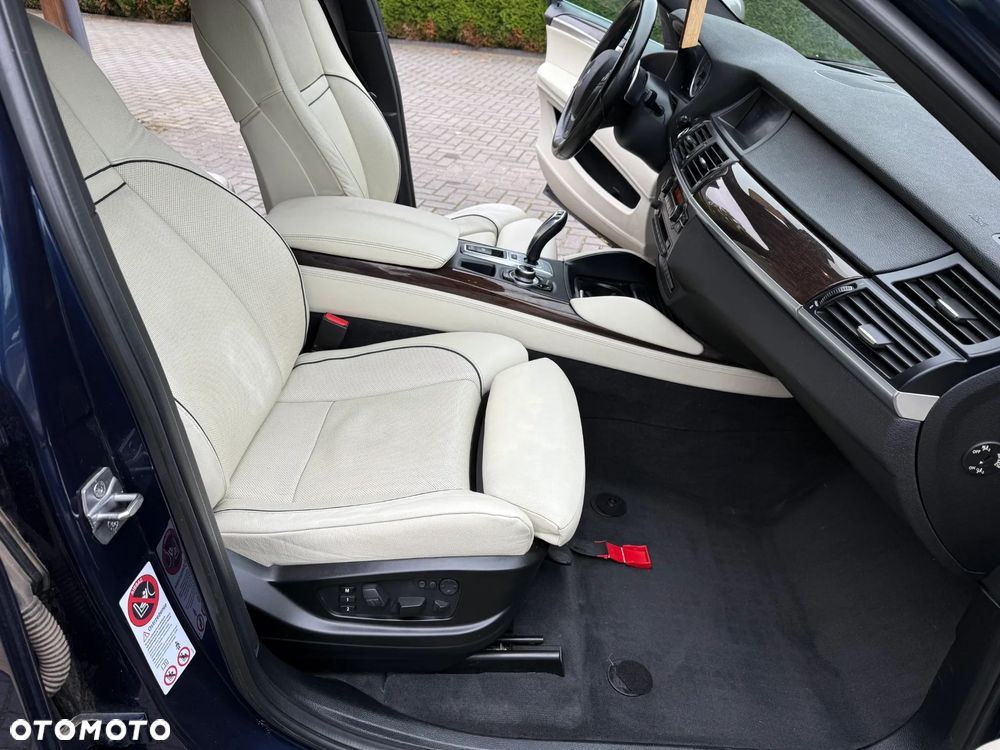 BMW X6 M50d - 28