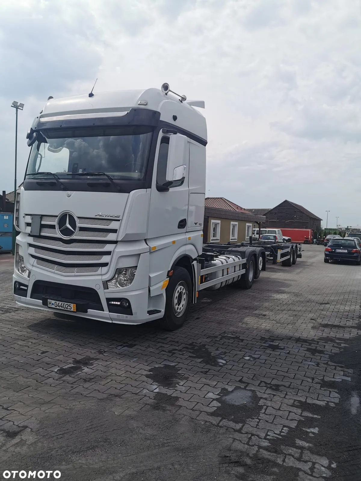 Mercedes-Benz ACTROS - 8