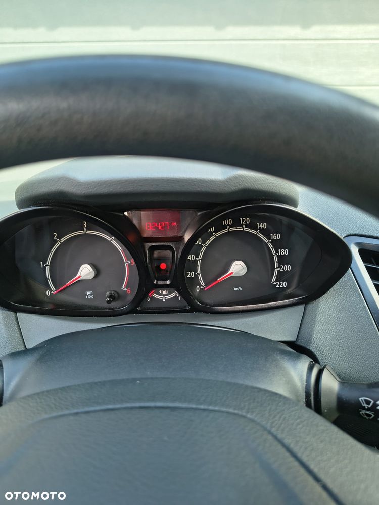 Ford Fiesta 1.4 TDCi Ambiente - 10
