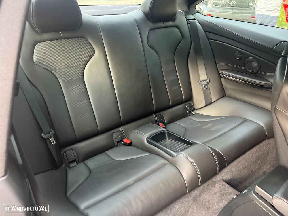 BMW M4 Coupe DKG - 21