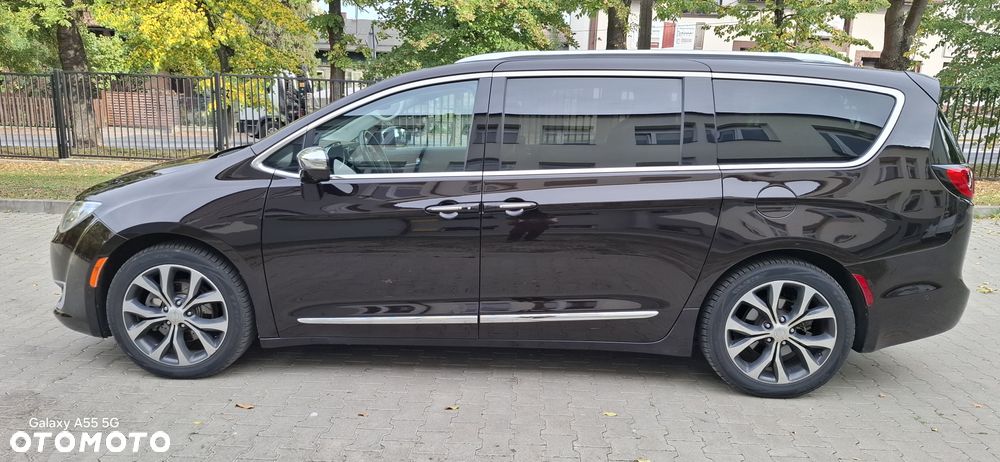 Chrysler Pacifica - 11