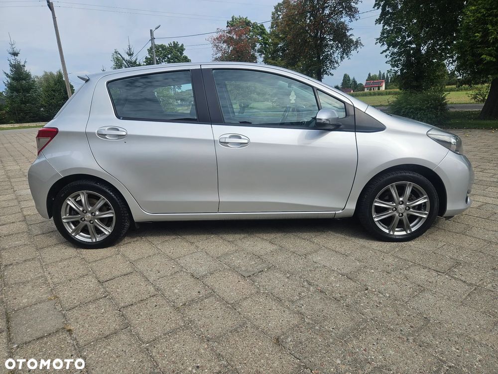 Toyota Yaris - 10