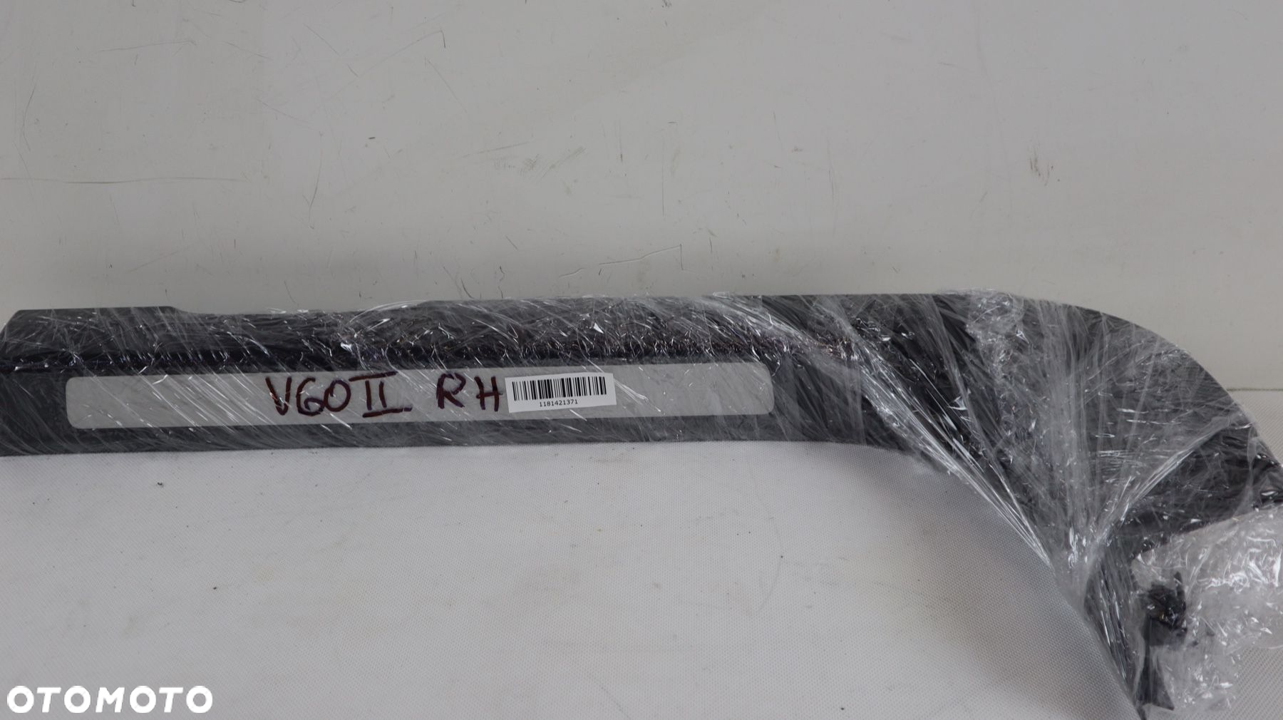VOLVO V60 II LISTWA PROGOWA PRAWA PRZÓD 31468387 - 9