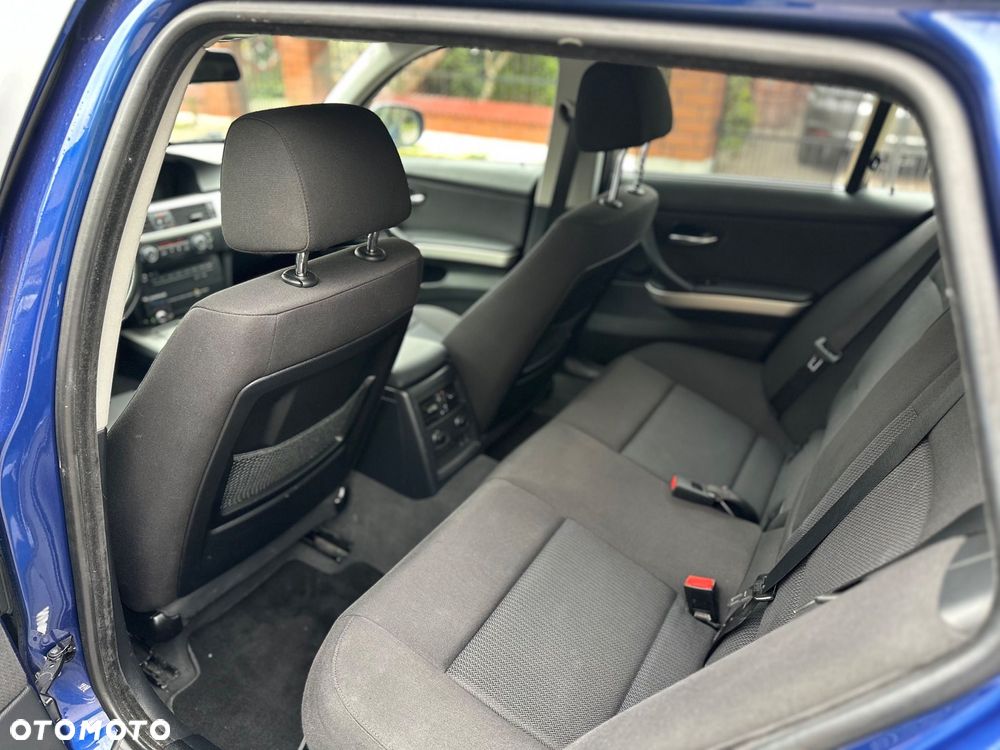 BMW Seria 3 318i Edition Exclusive - 21