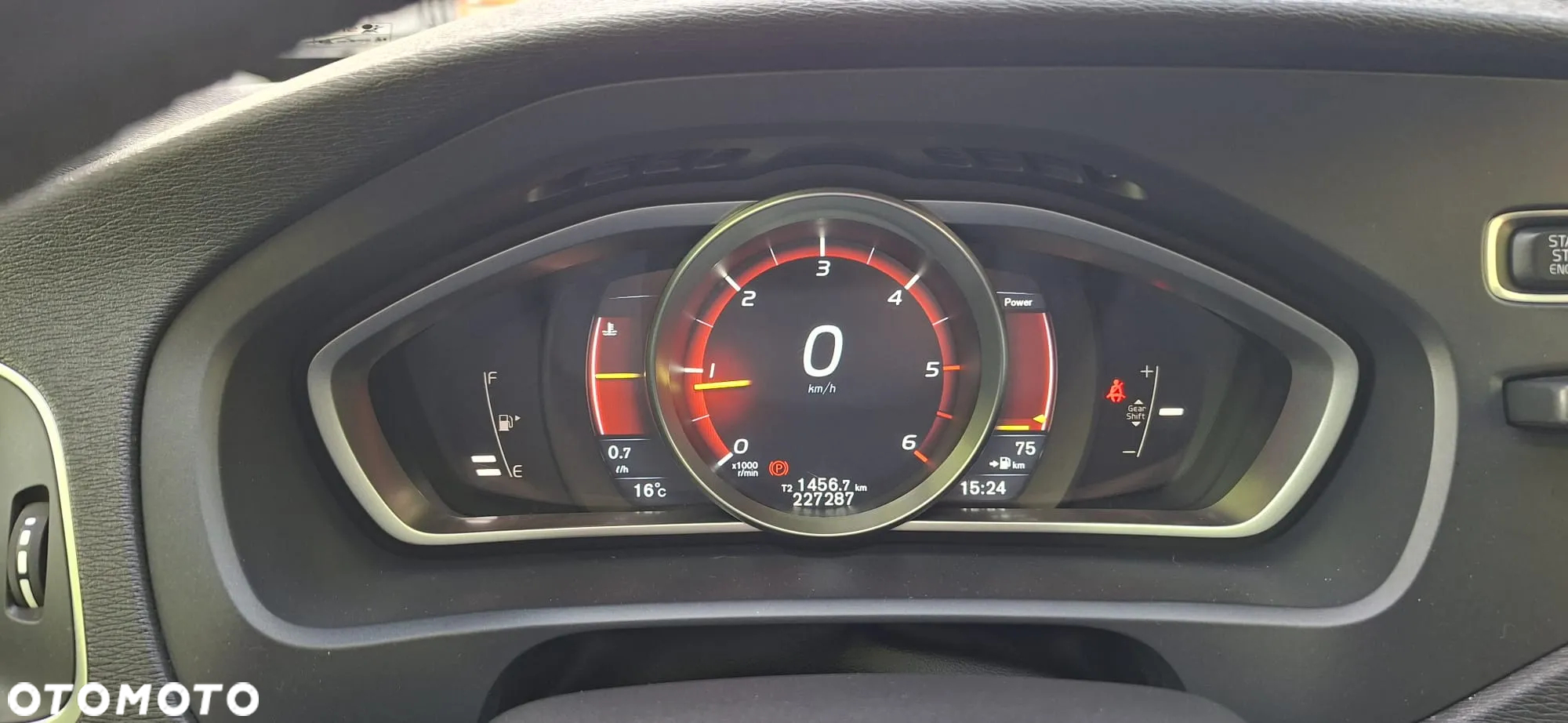 Volvo V40 D4 Drive-E Momentum - 15