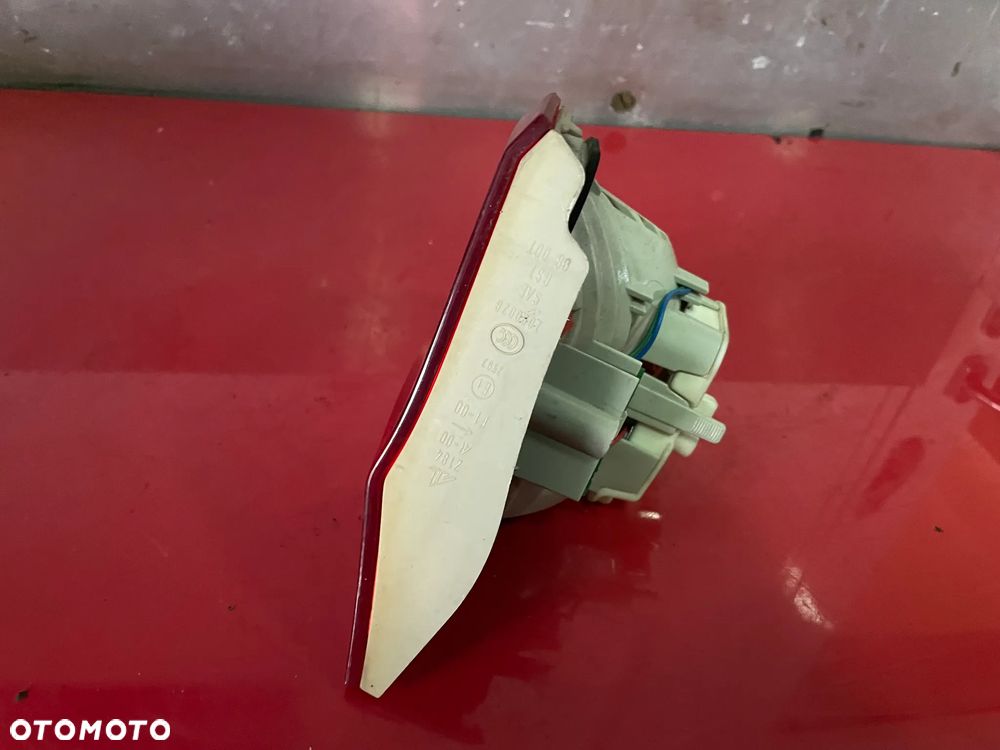 BMW E90 LAMPA TYLNA LEWA W KLAPĘ 7154155 - 2