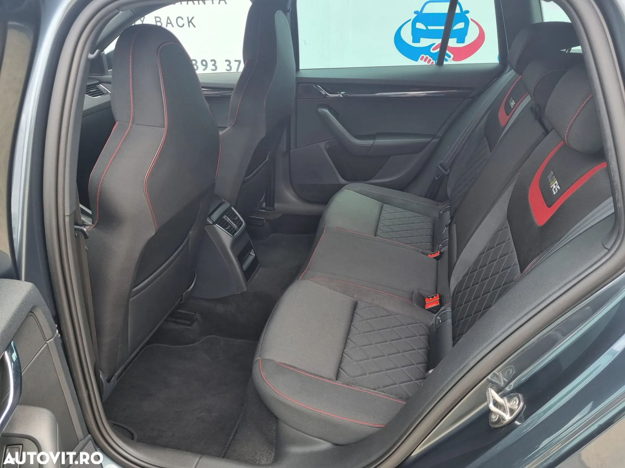 Skoda Octavia Combi 2.0 TDI 4x4 DSG RS - 14