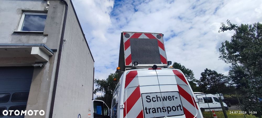 Mercedes-Benz Sprinter - 20