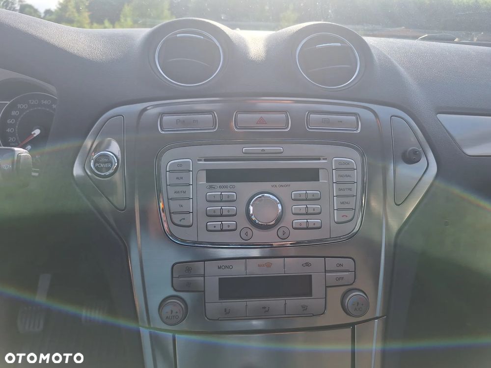 Ford Mondeo 2.0 TDCi Titanium - 19