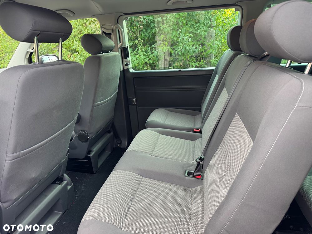 Volkswagen Caravelle - 9