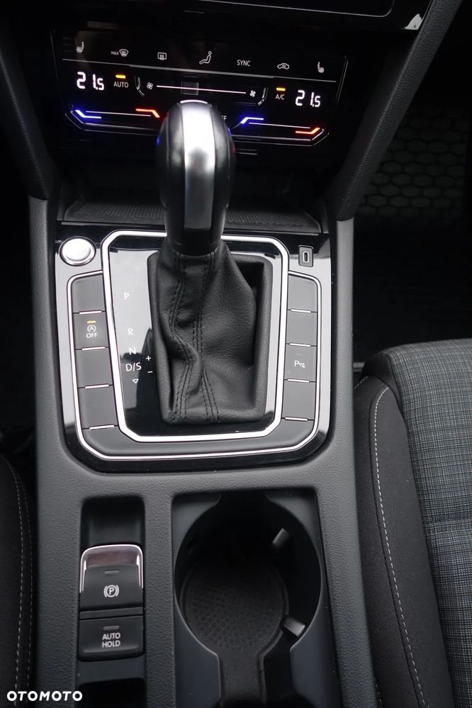 Volkswagen Passat Variant 2.0 TDI EVO Business DSG - 15