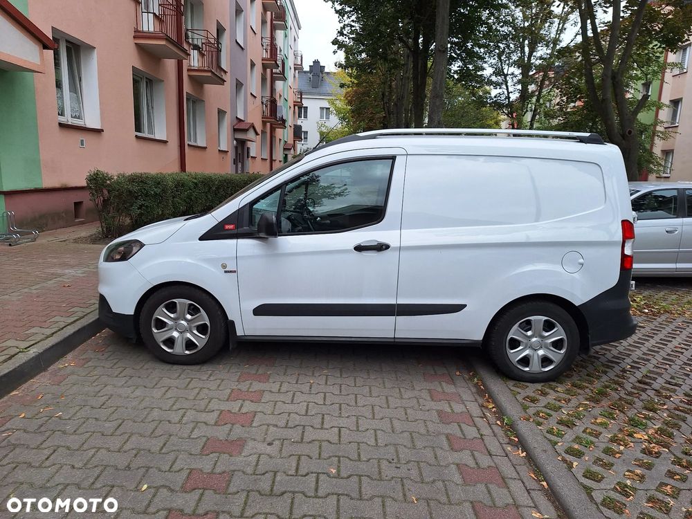 Ford Transit Courier - 2