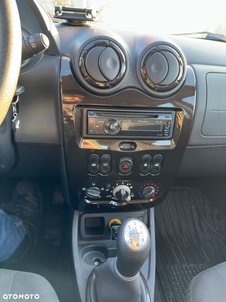 Dacia Duster 1.6 16V 4x2 - 11