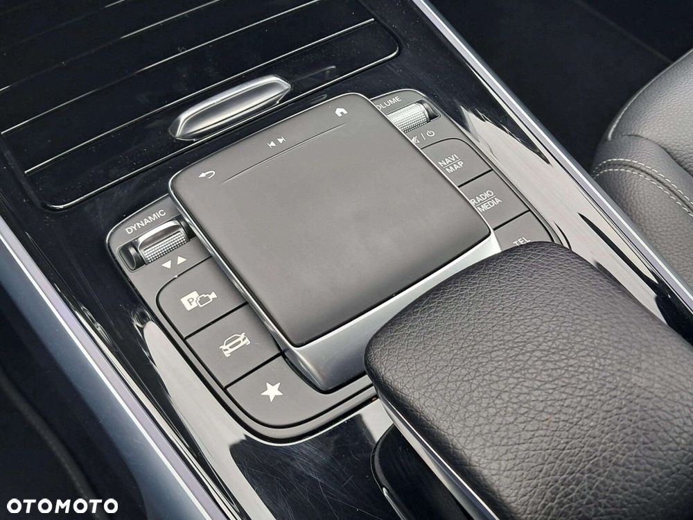 Mercedes-Benz GLB 200 Progressive 7G-DCT - 14