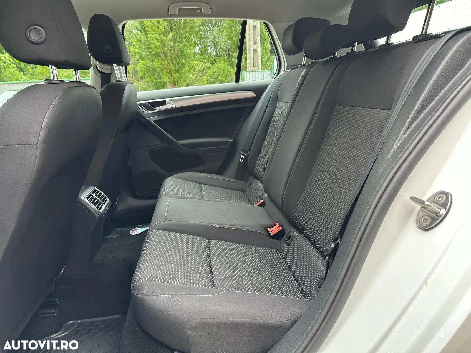 Volkswagen Golf 1.6 TDI Comfortline - 11