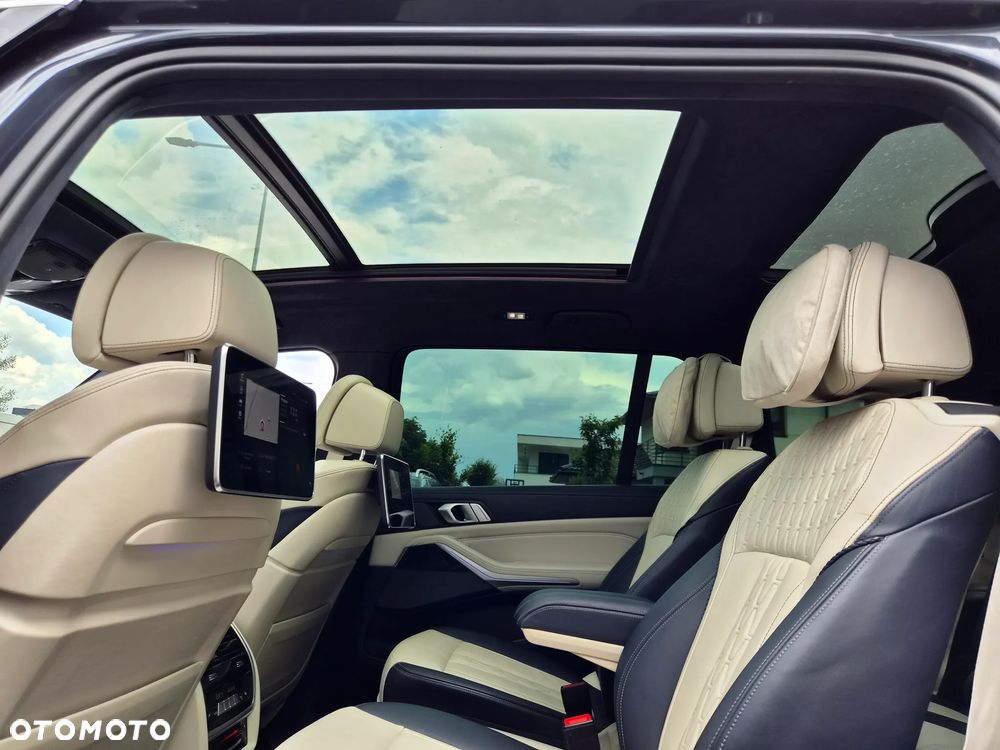 BMW X7 M50d sport - 25