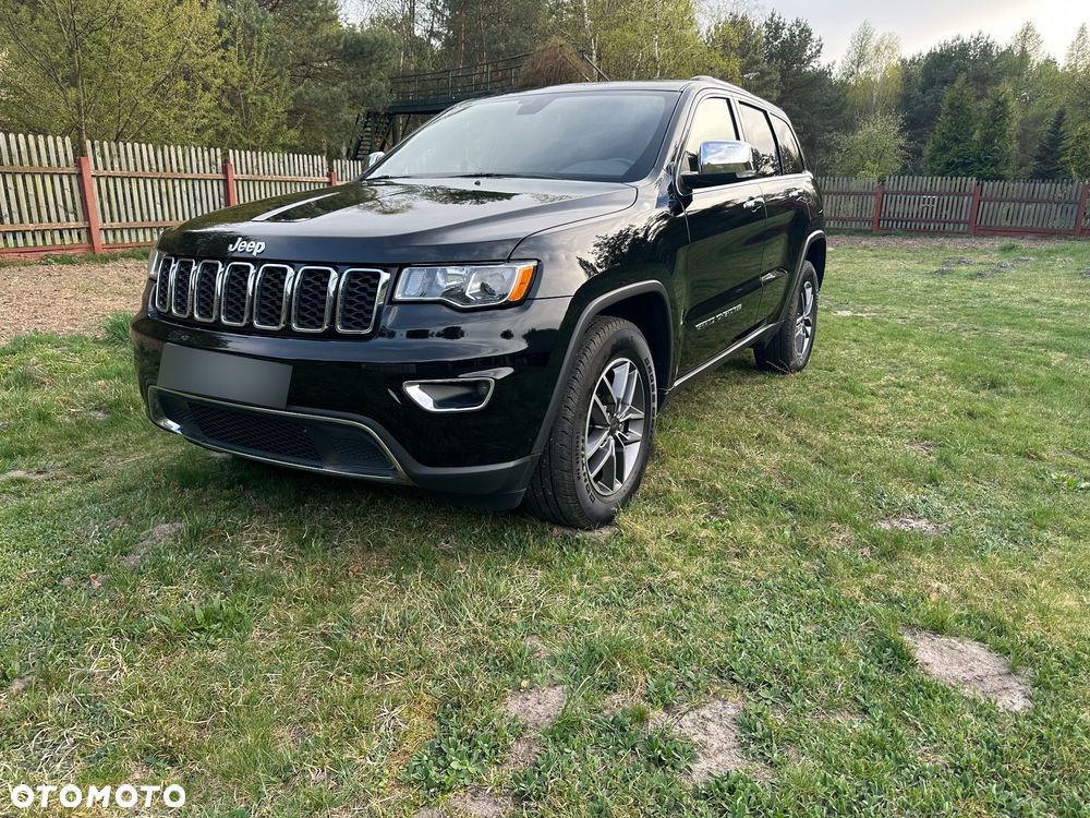 Jeep Grand Cherokee - 32