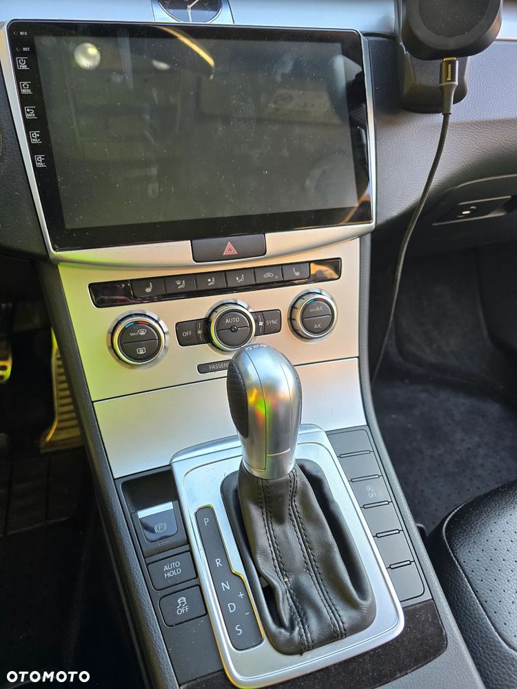 Volkswagen Passat 2.0 TDI Edition 40 DSG - 14