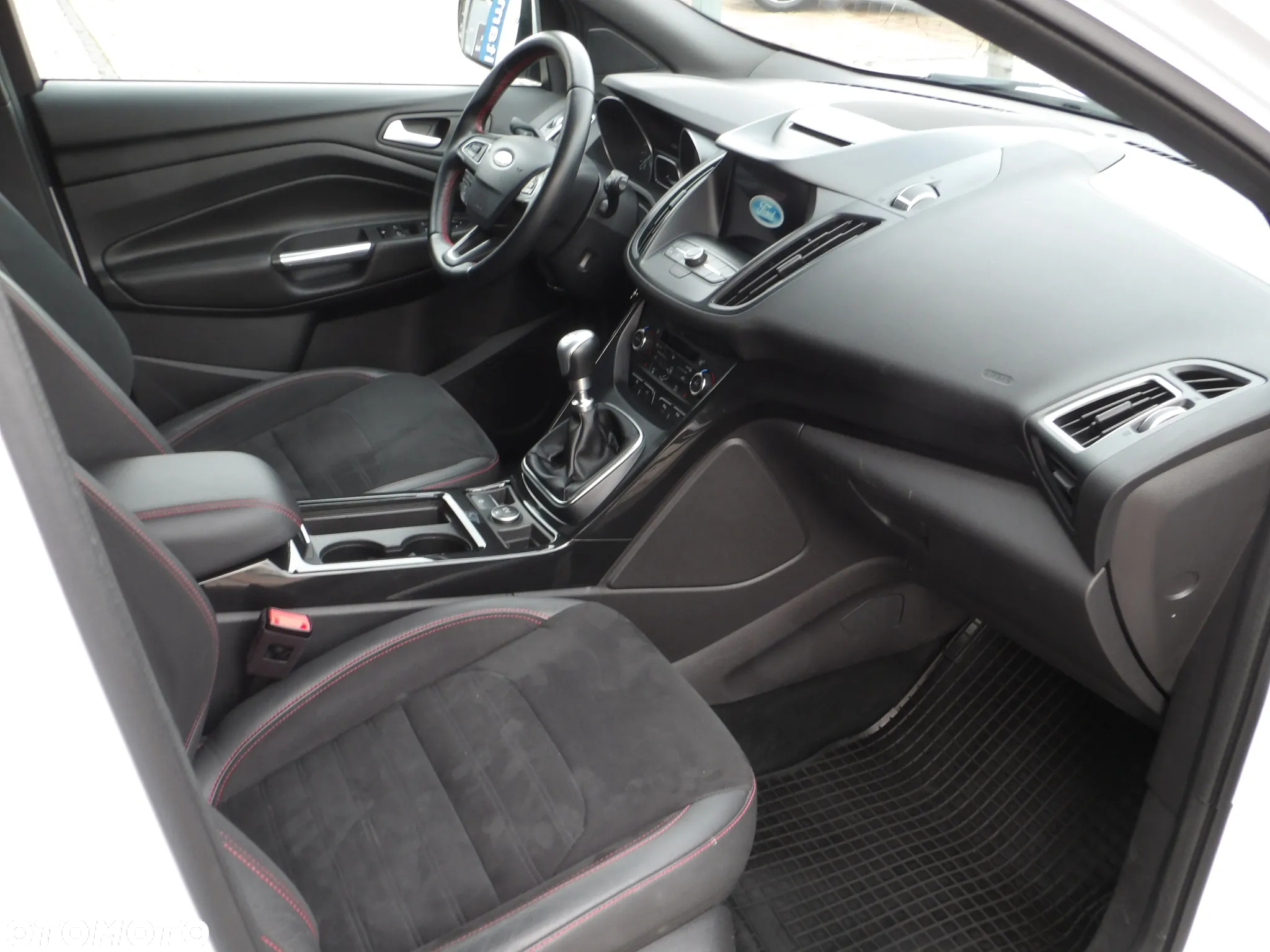 Ford Kuga 1.5 EcoBoost FWD ST-Line ASS - 5
