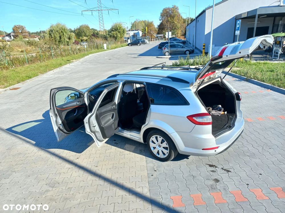 Ford Mondeo 1.6 Ambiente - 8