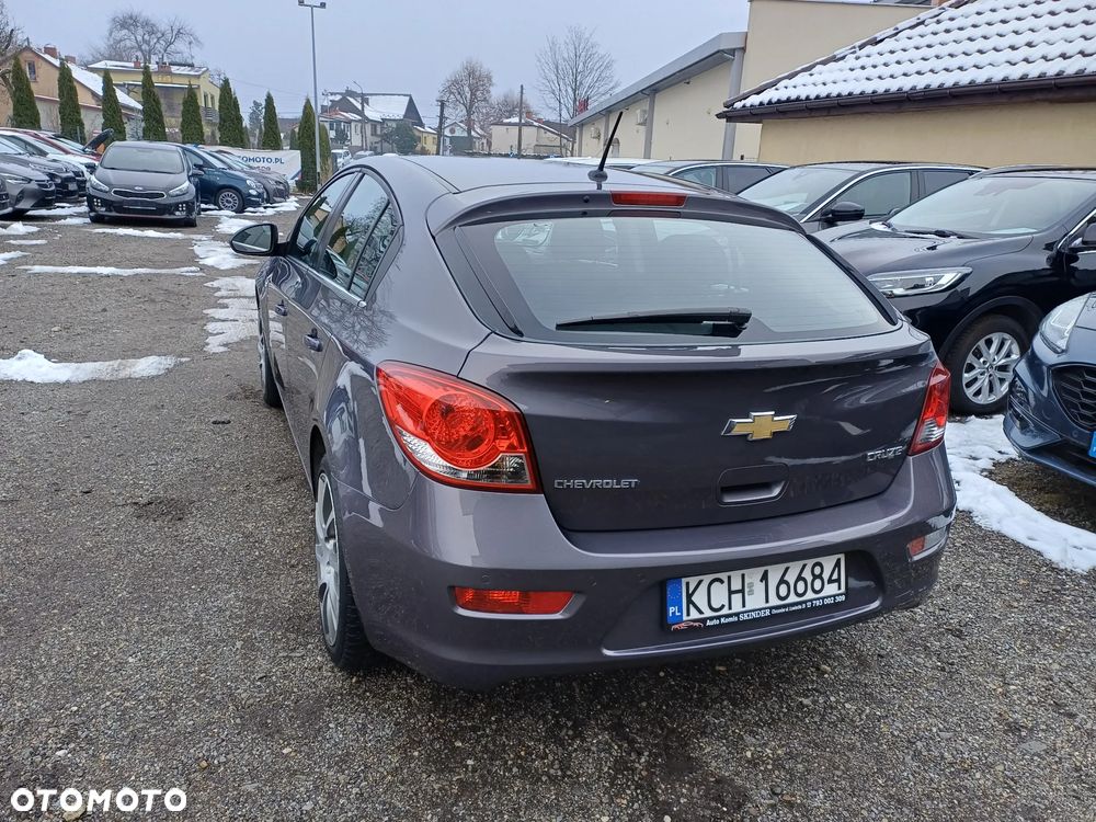 Chevrolet Cruze 1.8 LT+ - 4