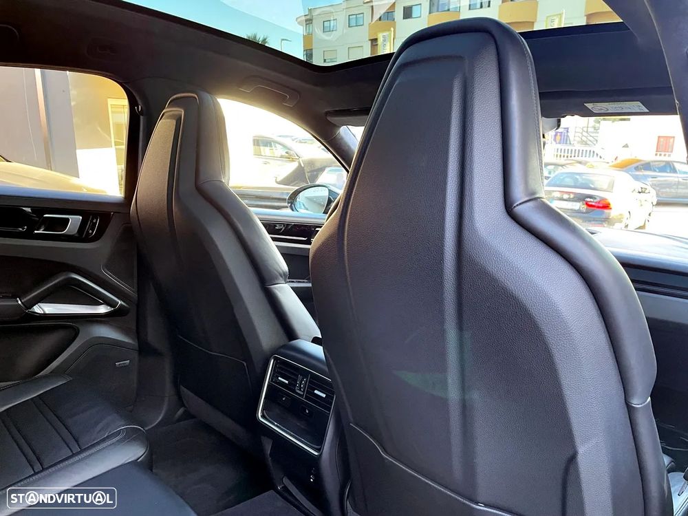 Porsche Cayenne Coupé Turbo S E-Hybrid Tiptronic S - 36