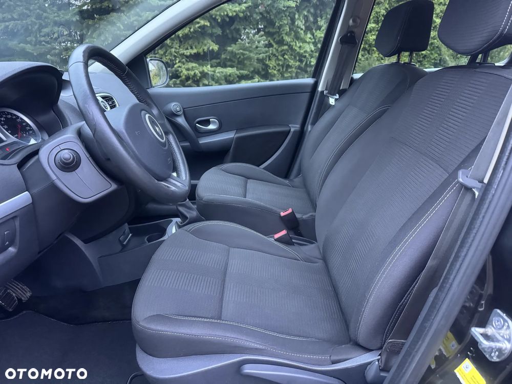 Renault Clio 1.2 16V 75 Expression - 6