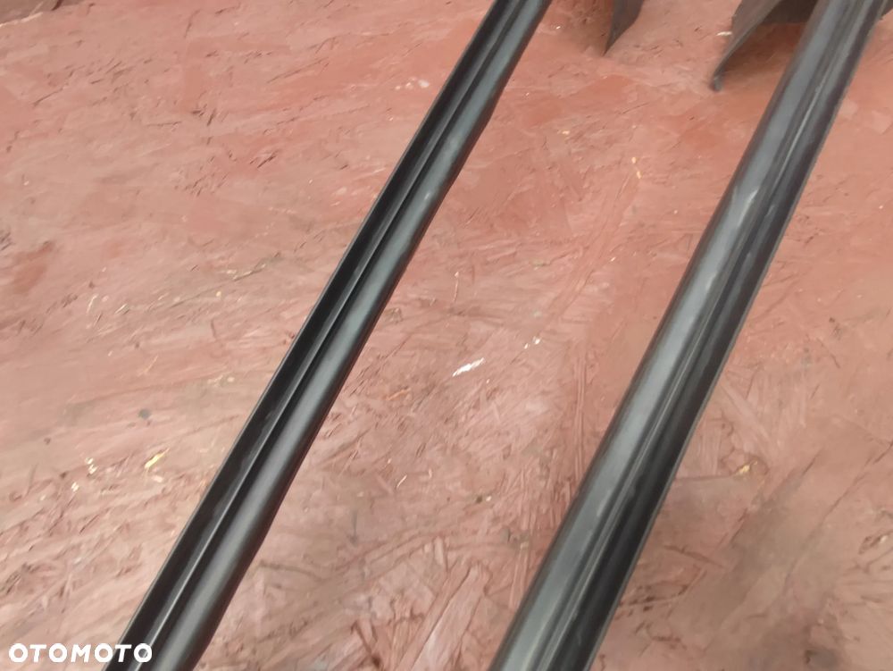 BMW E46 COUPE ORYGINALNA USZCZELKA DRZWI GÓRNA SZYBY WEWNĘTRZNA LEWA / PRAWA W DOBRYM STANIE O NR. 51 32 8 194 731 / 51 32 8 194 732 OEM - 19