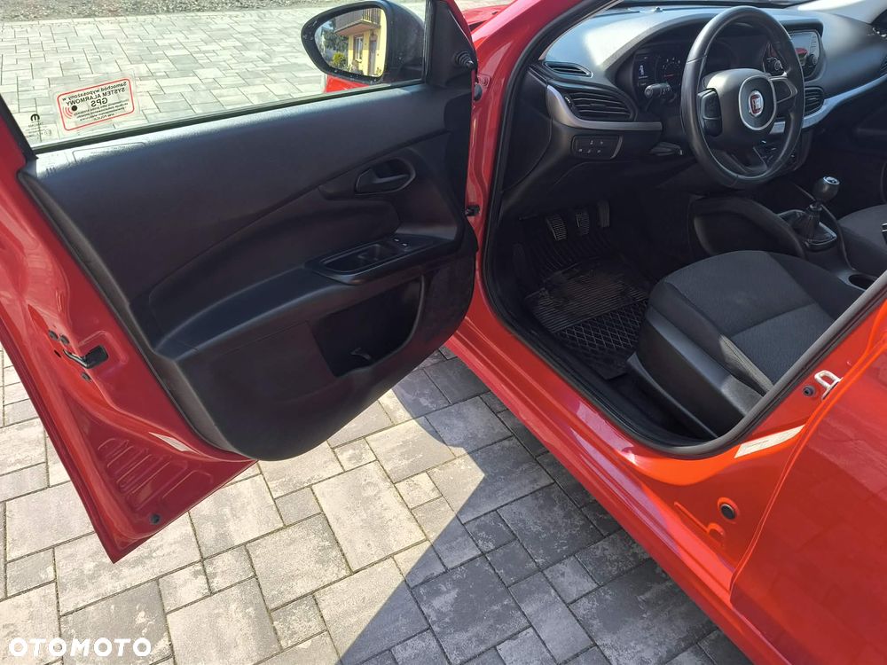 Fiat Tipo 1.4 16V Lounge EU6d - 11