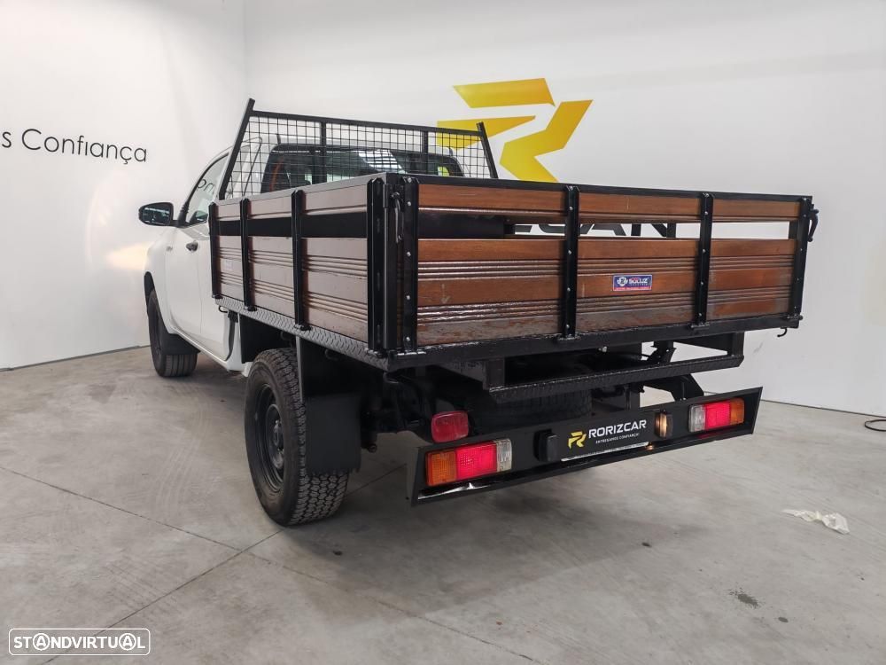 Toyota Hilux 2.4 D-4D 4WD CE 3L - 6