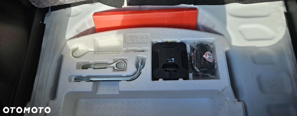 Suzuki Swift 1.2 Premium Plus - 32