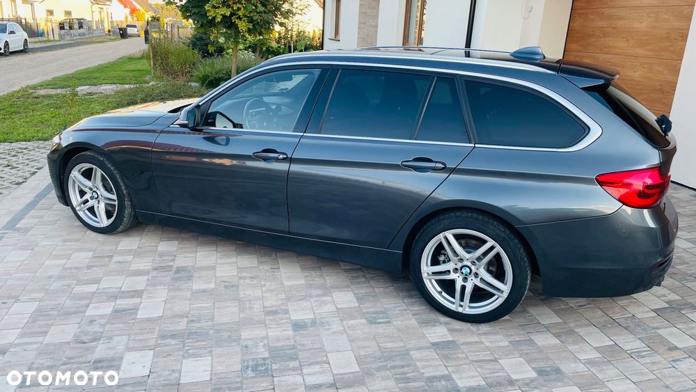 BMW Seria 3 320d Sport Line - 4