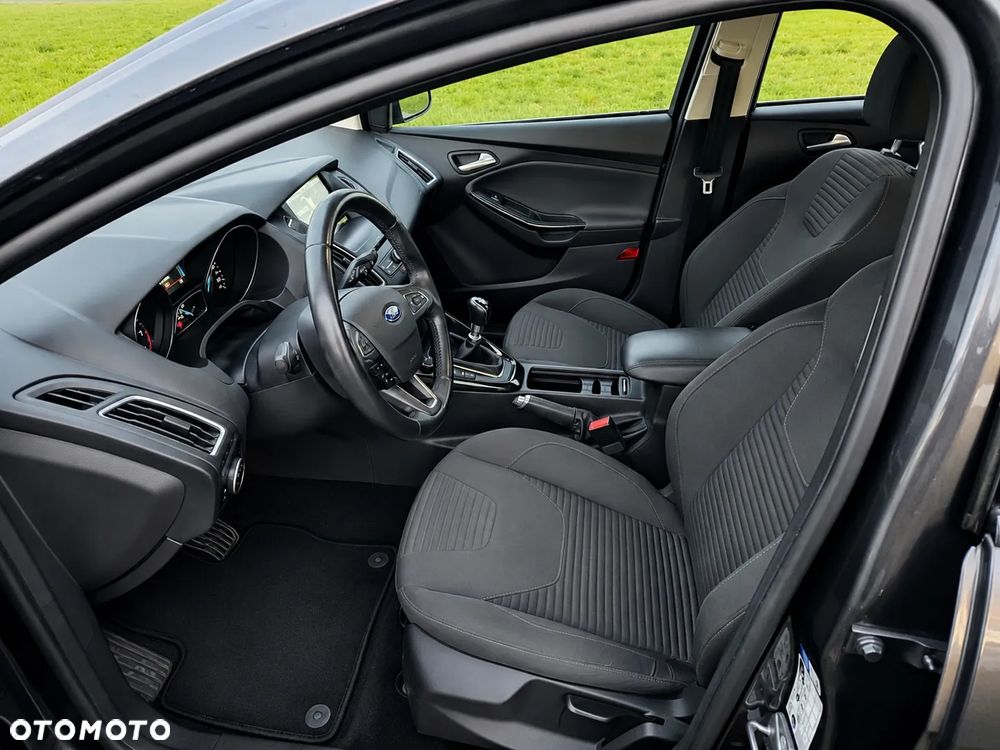 Ford Focus - 12