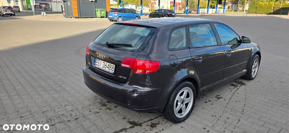 Audi A3 Sportback - 2
