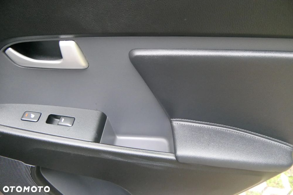 Kia Sportage 1.6 GDI Business Line L 2WD - 29