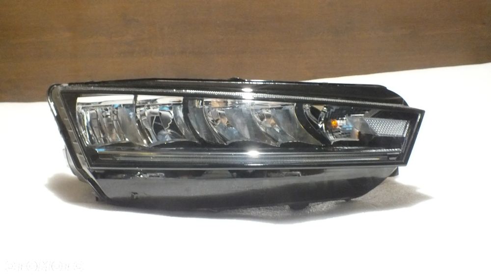 Lampa FULL Led przednia prawa Skoda Octavia IV - 1
