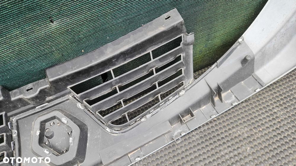 Atrapka 623100251R 93856152 Atrapa Gril Osłona Chłodnicy Kratki Emblemat Znaczek Renault Trafic II 2 Lift - 39