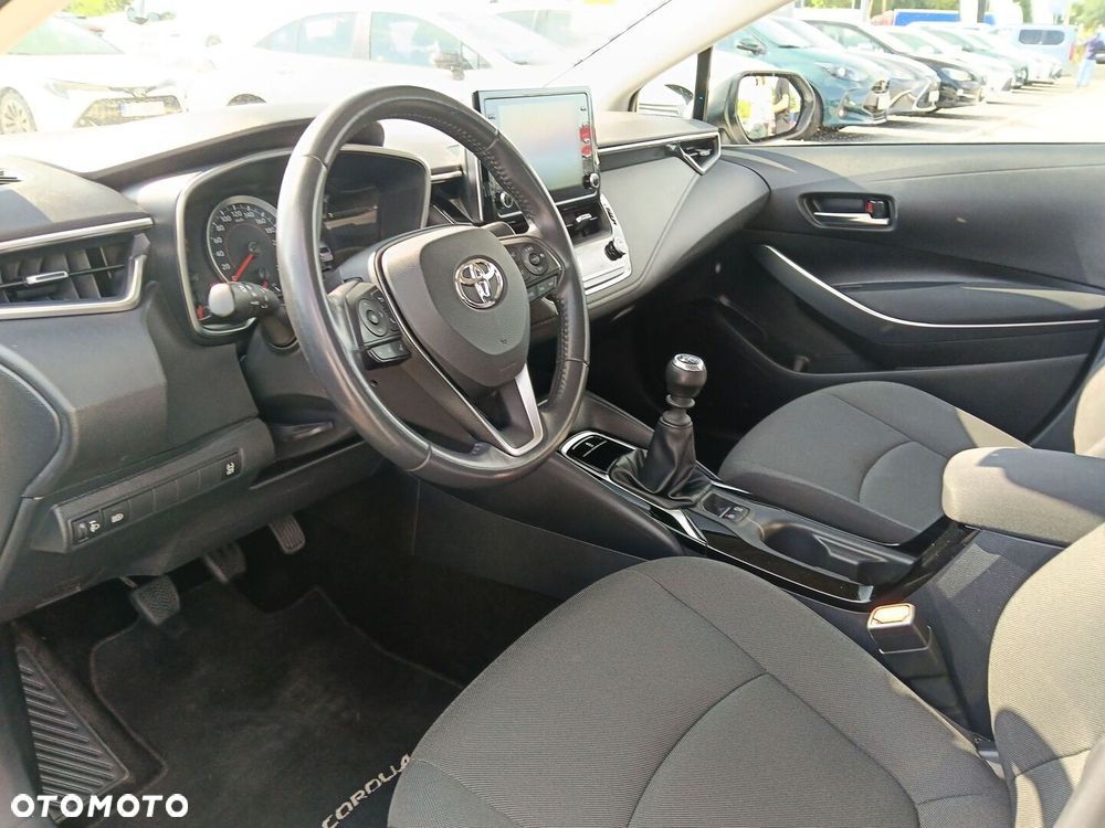Toyota Corolla - 10