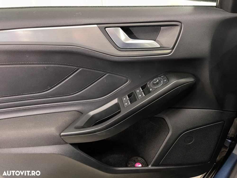 Ford Focus 1.0 EcoBoost Hybrid Aut. TITANIUM - 23