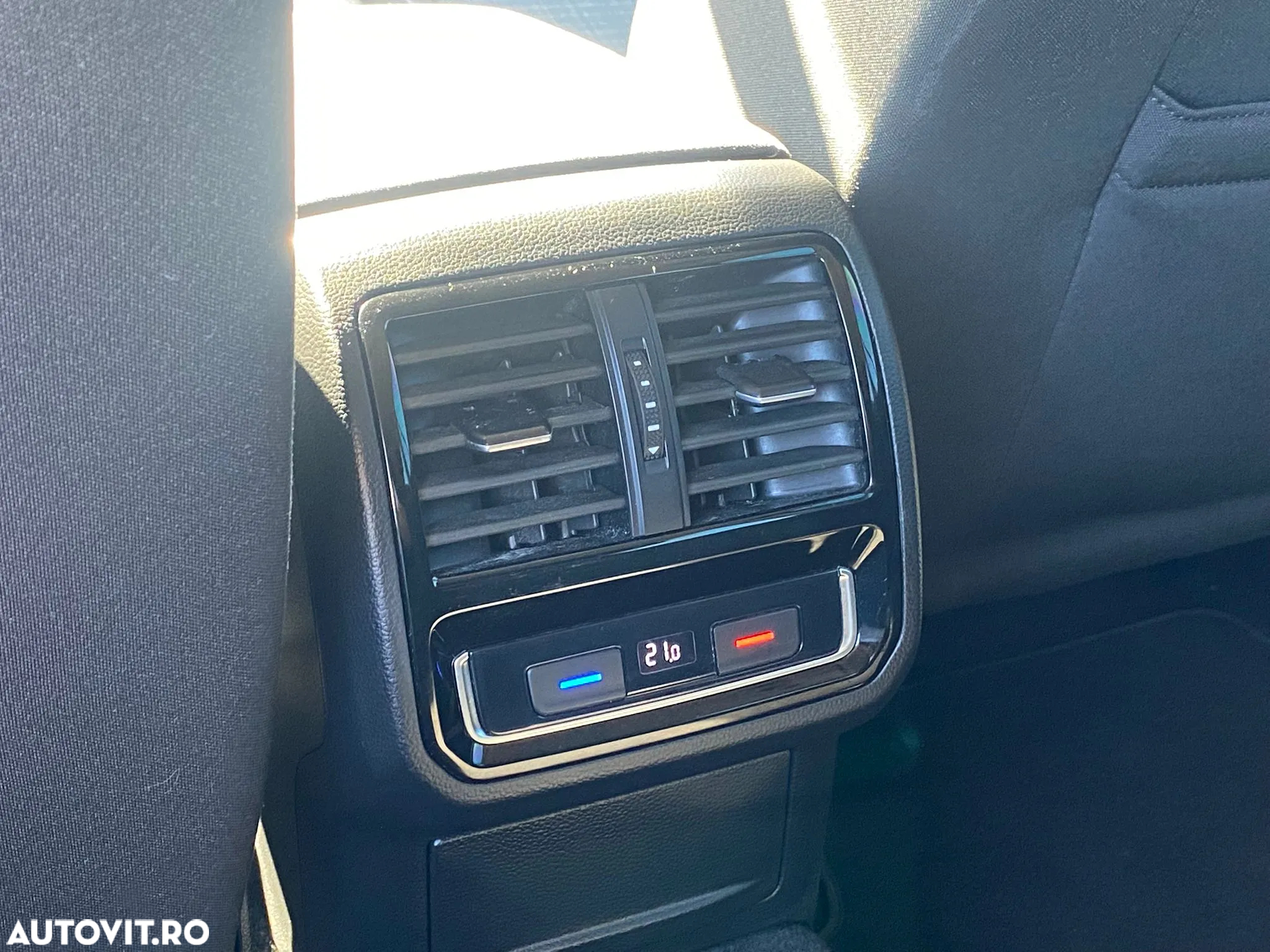 Volkswagen Passat - 11